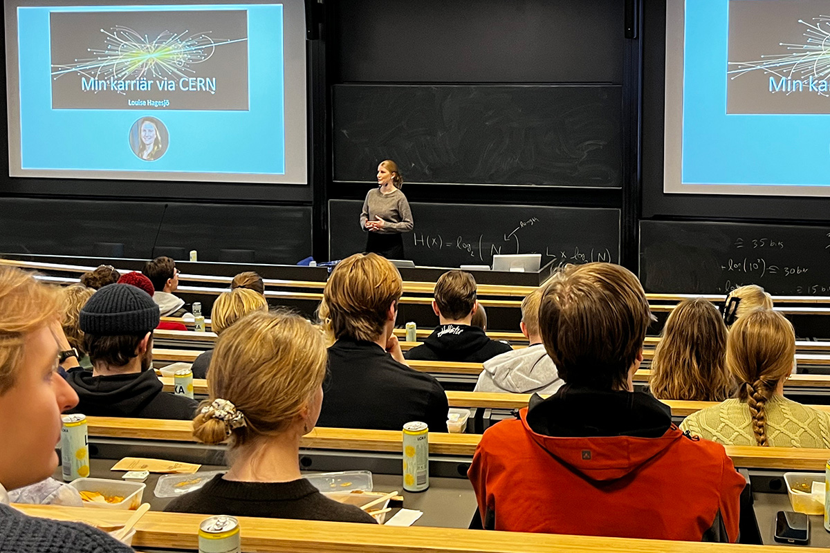 Utnarm 2023 är en karriärmässa för Uppsalas teknolog- och naturvetarstudenter. Louise Hagesjö och Maja Olvegård berättade om egna erfarenheter av CERN.